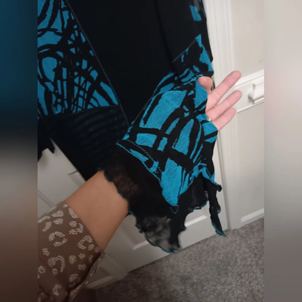 LIOR Ruffle blouse - Picture 6 of 8